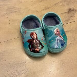 CROCS Disney Frozen 2 Lined Clogs toddler girls shoes Elsa Anna Ice Blue 7c